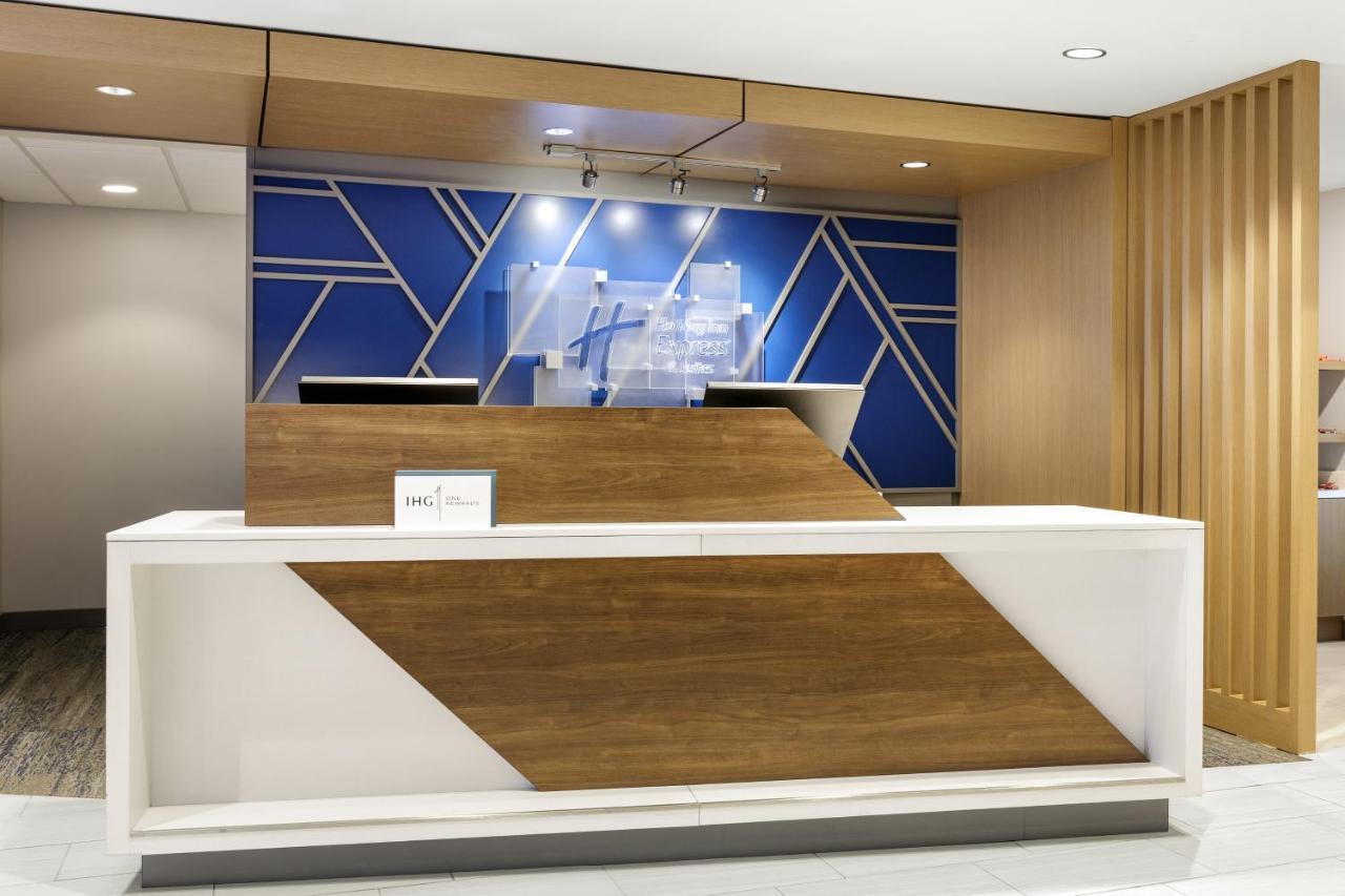Holiday Inn Express Fremont By Ihg Εξωτερικό φωτογραφία