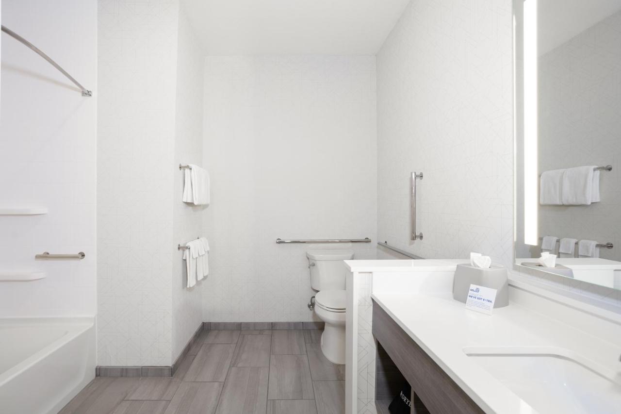Holiday Inn Express Fremont By Ihg Εξωτερικό φωτογραφία