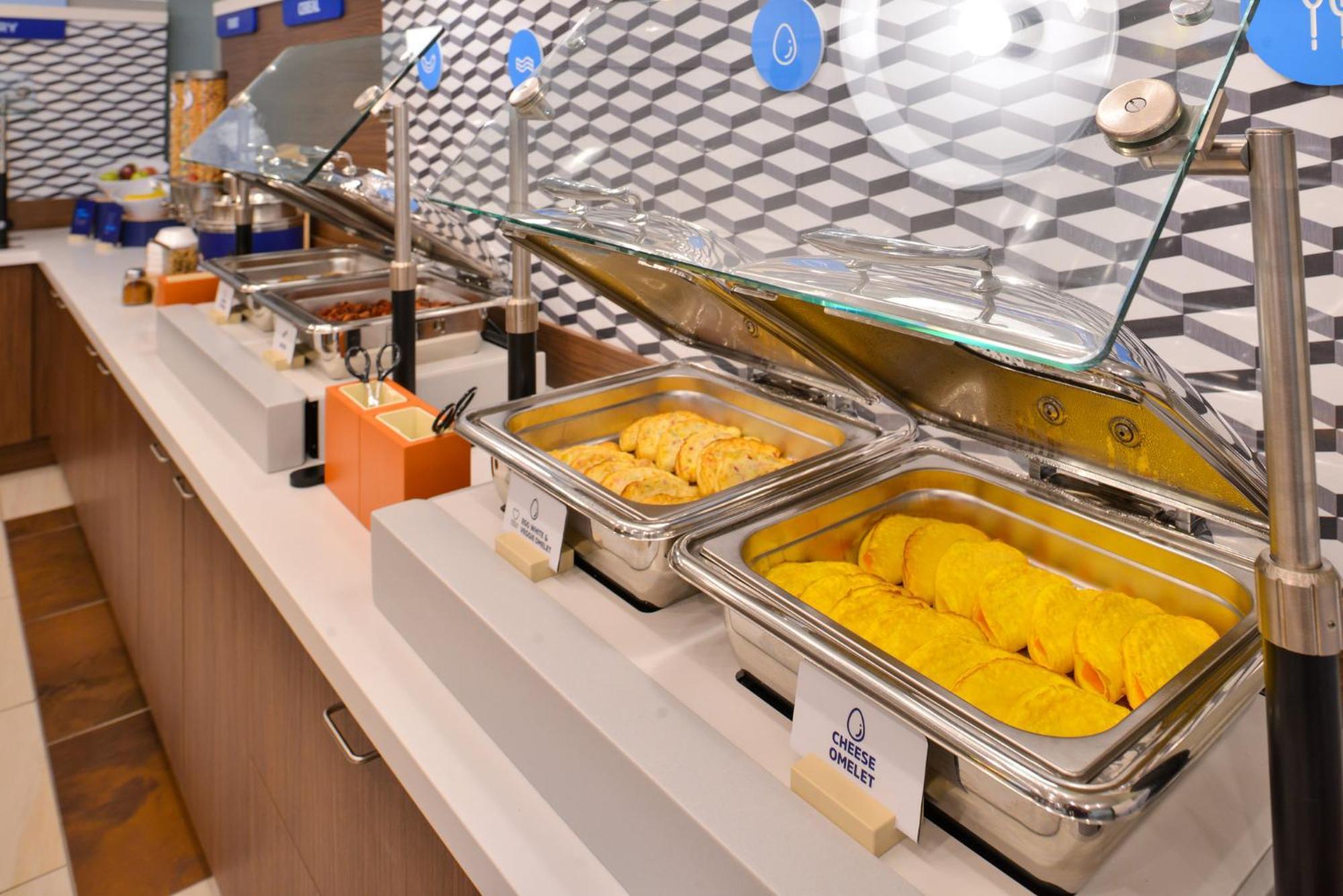 Holiday Inn Express Fremont By Ihg Εξωτερικό φωτογραφία